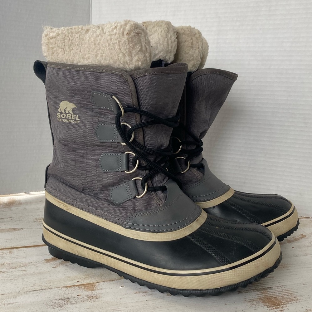 Sorel Gray and Black Winter Boots Waterproof Insulated Design